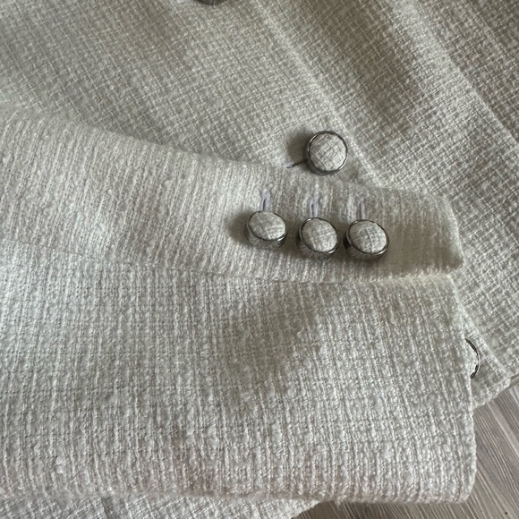 Aritzia cropped blazer - Picture 5 of 10